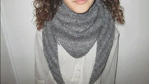 TUTO TRICOT APPRENDRE A TRICOTER UN CHECHE TRENDY OU CHALE ECHARPE POINT MOUSSE TROP FACILE !