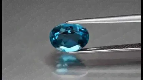 Топаз  Natural London Blue Topaz 2.30 карат  9.0 x 7.0 x 4.8 mm.
