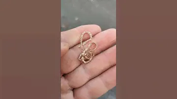 Золотая цепочка на дороге