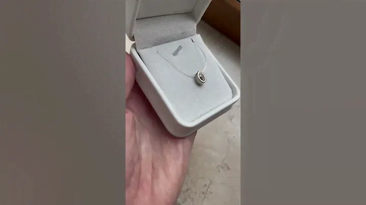 Подвеска из белого золота